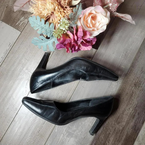 Connie Black Leather Pointy High Heel Classic Pumps US Sz 7M 3" Heel - Picture 11 of 11